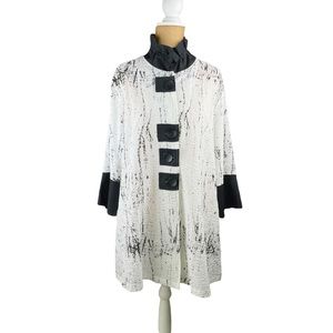 NWOT Damee Black and White Painterly Blouse
